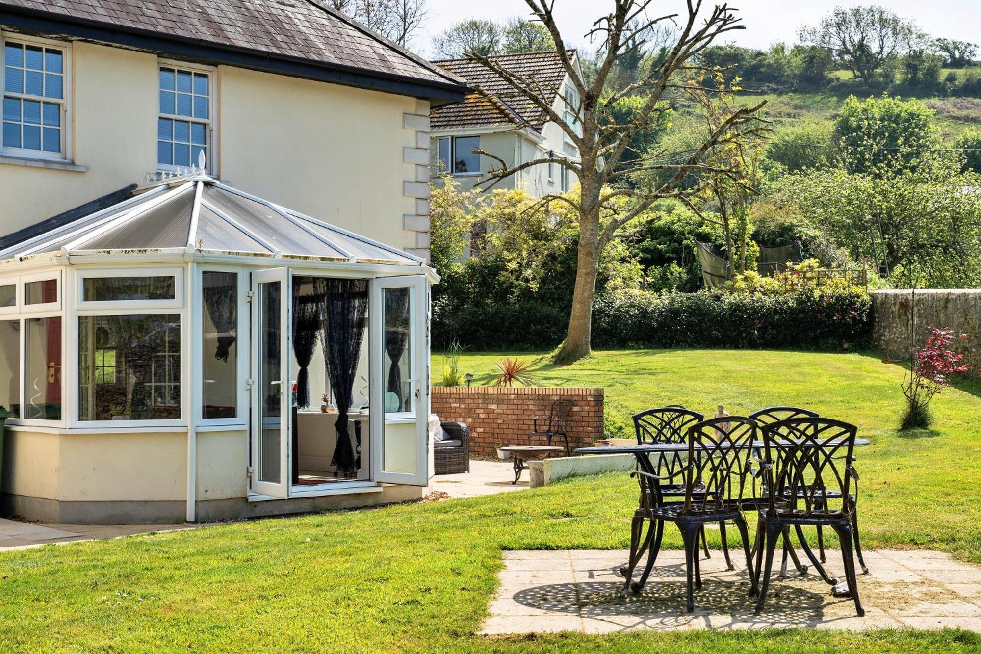 Finest Retreats - Nicely Tucked Away Cottage Torpoint Exterior photo